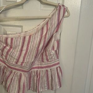 Women’s one shoulder top